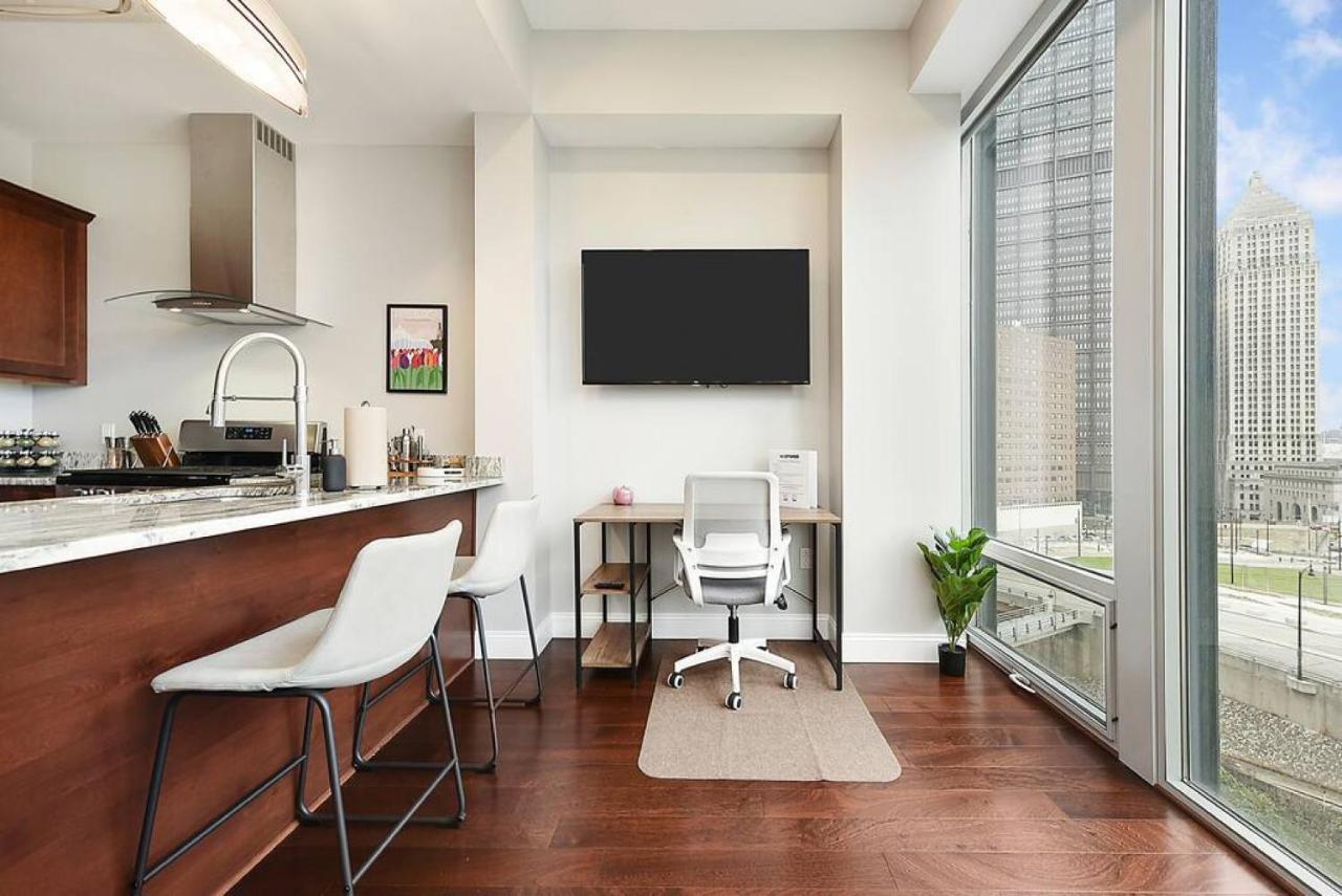 Hostwise Stays - The Washington At Chatham - Free Parking, Private Gym, Skyline Views! 匹兹堡 外观 照片