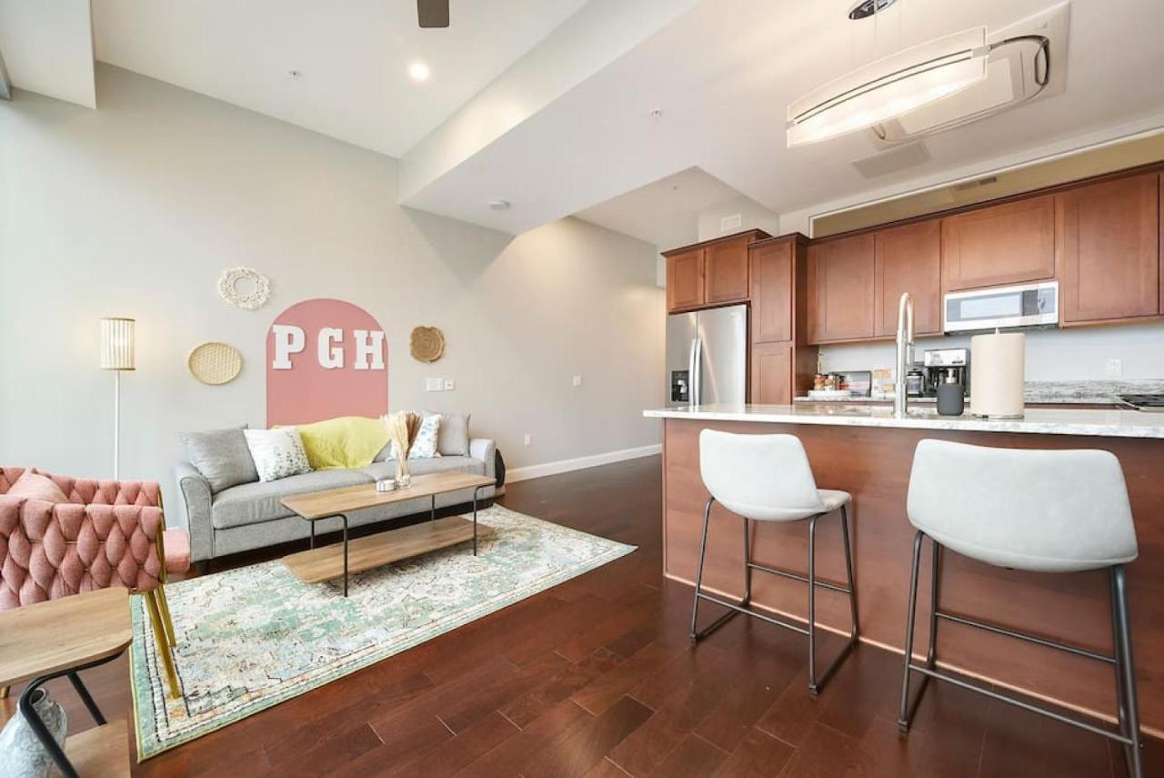 Hostwise Stays - The Washington At Chatham - Free Parking, Private Gym, Skyline Views! 匹兹堡 外观 照片